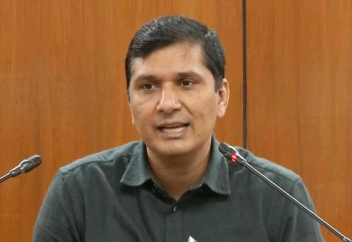 एलजी के 97 करोड़ रुपये वसूलने के आदेश पर आप बोली, पहले भाजपा दे 22,000 करोड़ रुपये